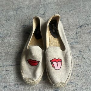Saludos Lips espadrille slippers